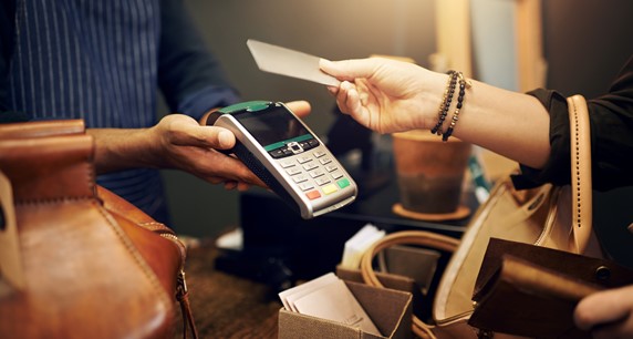 Mobile Pos : storitev, ki omogoca sprejemanje placil z debetnimi in kreditnimi karticami. 